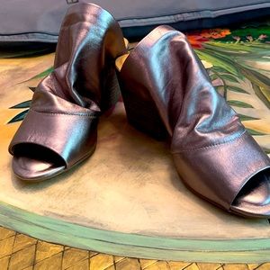 GOLO mule shoes. New never worn